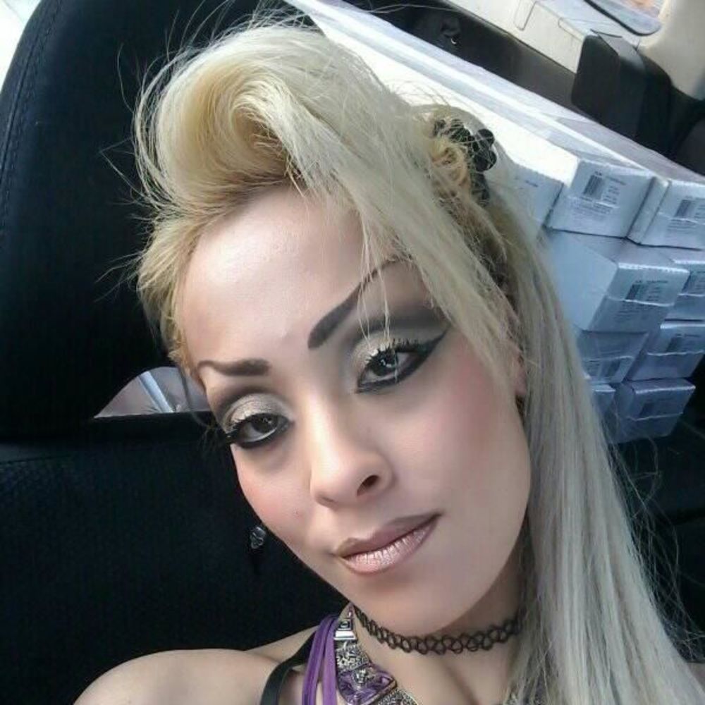 Meet your Posher, Elena